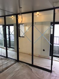O様 室内の間仕切りガラス