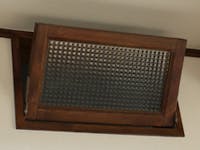 O 様 小窓のチェッカーガラス