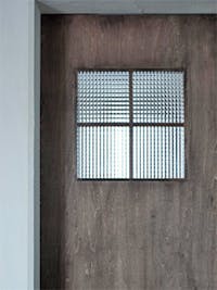 H様　ドア(引き戸)の小窓