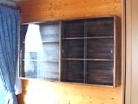 K 様 壁掛け棚のガラス引き戸