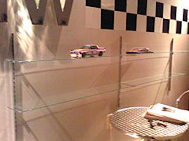 T.S様 壁付けガラス棚