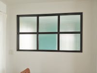 S.M様 玄関とリビングの明かり取り窓