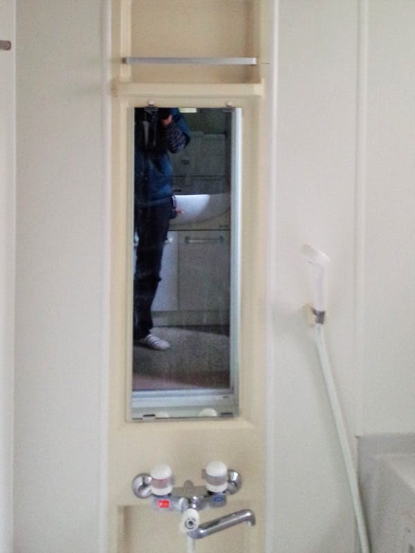 建築工房P様 浴室鏡の交換
